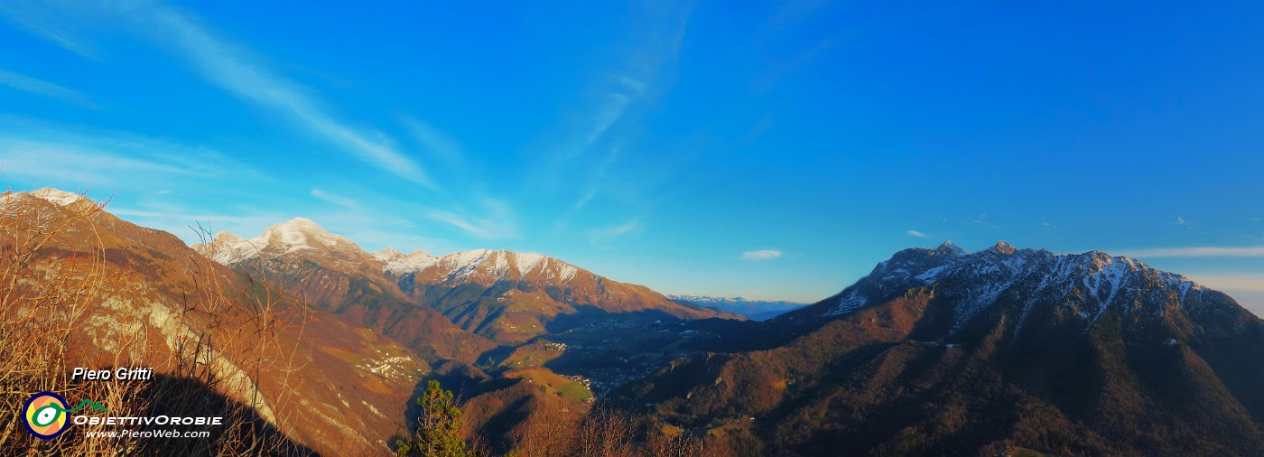 26 Dalla Croce del Monte Castello bella vista sulle cime M.A.G.A (Menna-Arera-Grem-Alben) .jpg